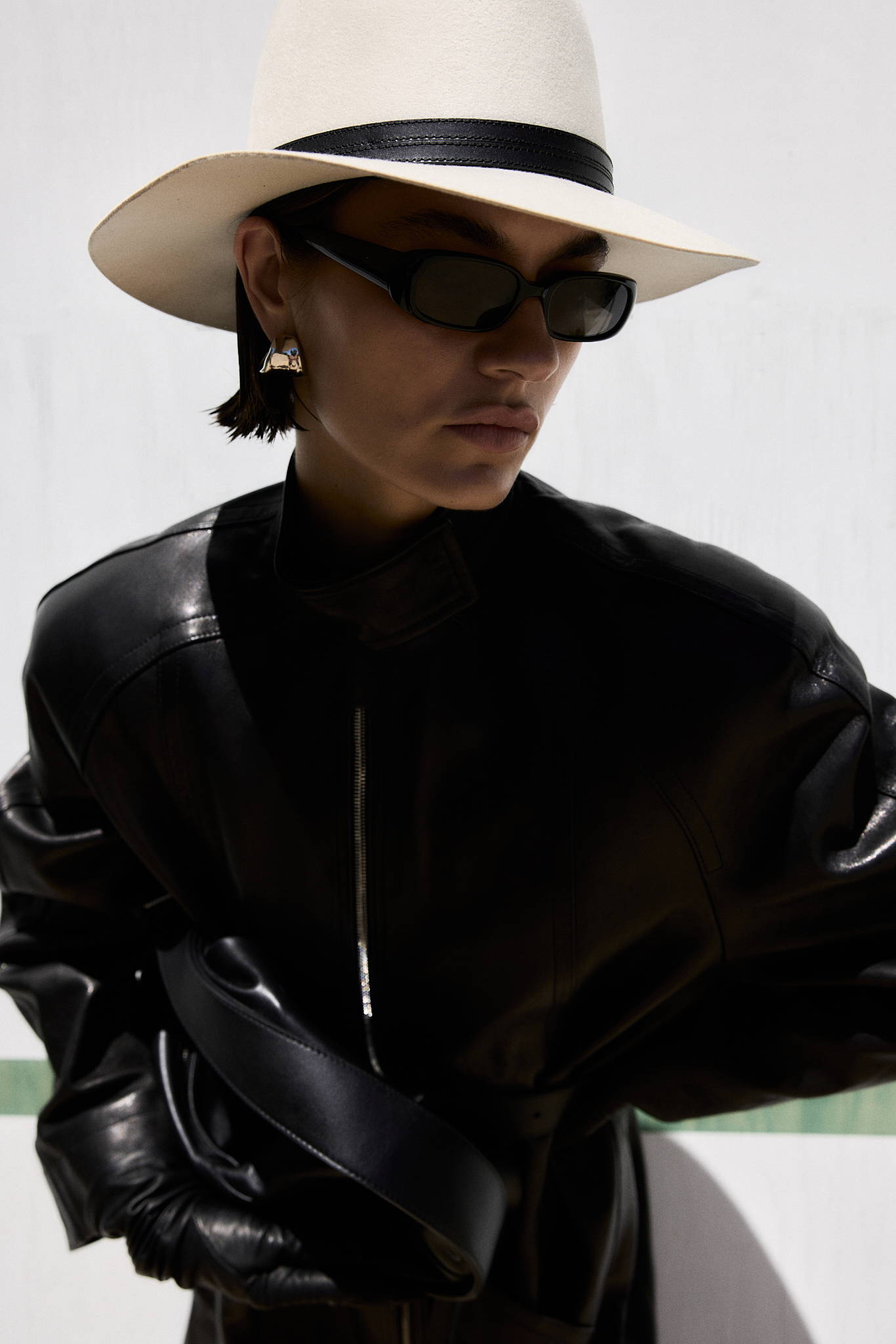 Deuxieme Classe JANESSA LEONE HAT 黒 The Essential Black Hat Collection by Janessa Leone